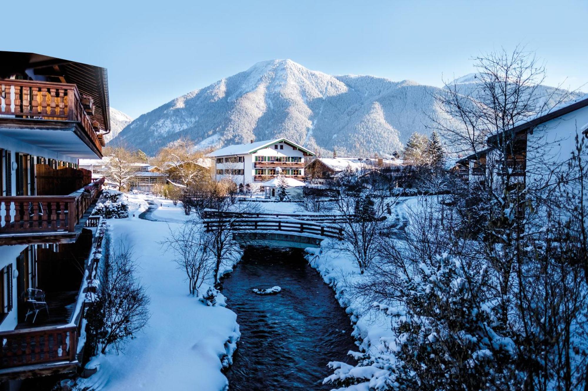 Spa & Resort Bachmair Weissach, Luxury Family Resort Rotta エクステリア 写真